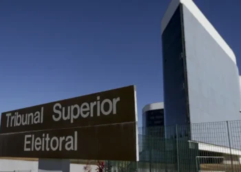 TSE multa Haddad por impulsionar busca usando nome de adversário