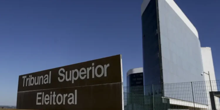 TSE multa Haddad por impulsionar busca usando nome de adversário