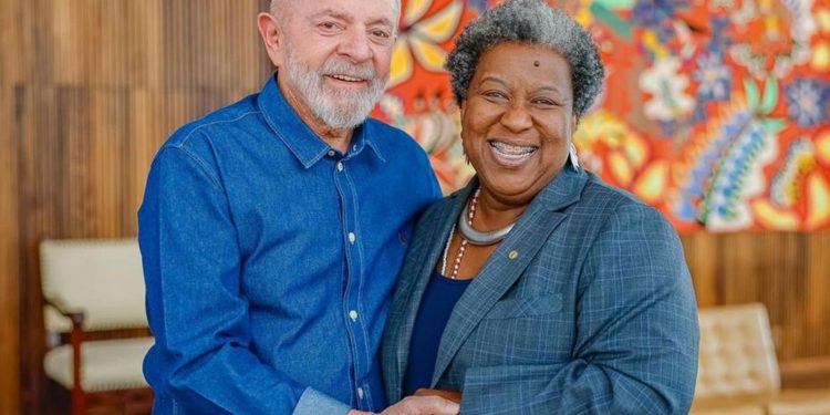 “a-gente-precisa-sair-desse-luto-e-ir-para-a-luta”,-diz-macae-evaristo