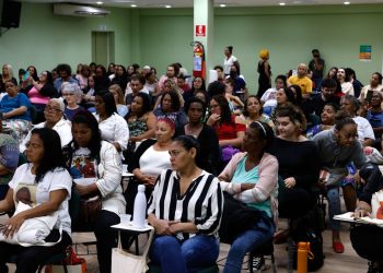 maes-de-jovens-mortos-pela-policia-viram-bolsistas-em-projeto-da-ufrj