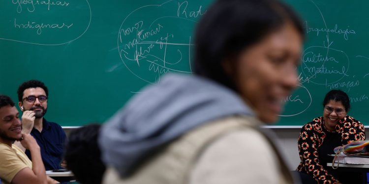 universidade-federal-tem-800-alunos-indigenas-no-ms