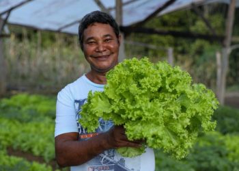 horta-comunitaria-em-camacan-gera-renda-e-abastece-programas-institucionais-de-alimentacao