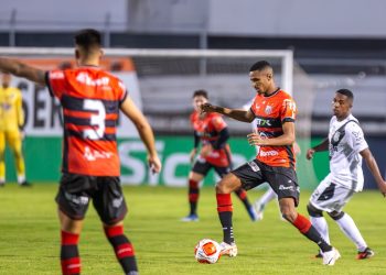 serie-b:-ponte-preta-e-ituano-jogam-para-fugir-do-z4-da-competicao