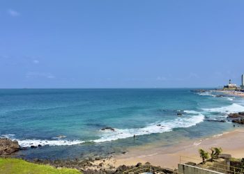 sol-no-interior-e-chuvas-no-litoral;-confira-a-previsao-do-tempo-e-a-balneabilidade-para-o-fim-de-semana