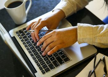 estudo-mostra-relacao-entre-dependencia-da-internet-e-ideacao-suicida