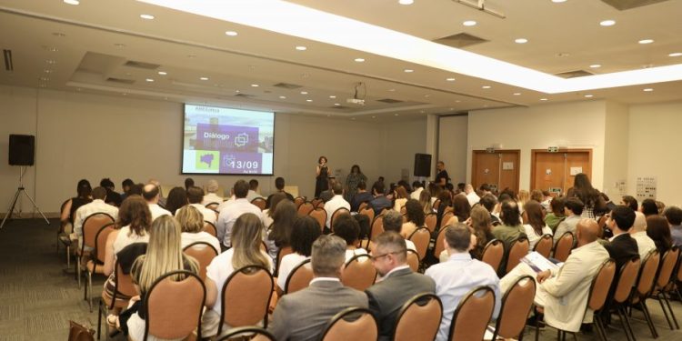 dialogos-bahia:-inema-destaca-a-importancia-da-transicao-energetica-com-foco-em-praticas-socioambientais