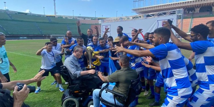 distribuicao-de-informativos-que-promovem-respeito-a-diversidade-marcam-final-do-futebol-para-surdos