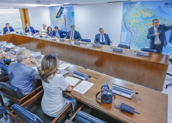 chefes-dos-tres-poderes-discutem-aumento-de-penas-a-crimes-ambientais