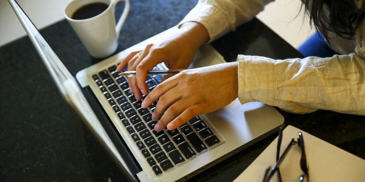 mulheres-ganham-20%-menos-do-que-homens-em-mais-de-50-mil-empresas