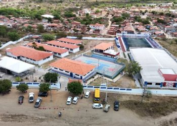 comunidade-escolar-comemora-entrega-de-duas-unidades-de-ensino-e-avancos-na-educacao-de-santaluz