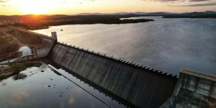 governador-jeronimo-rodrigues-inspeciona-obras-de-manutencao-de-barragem-em-ponto-novo