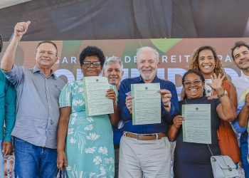 lula-assina-acordo-e-encerra-disputa-de-40-anos-em-alcantara