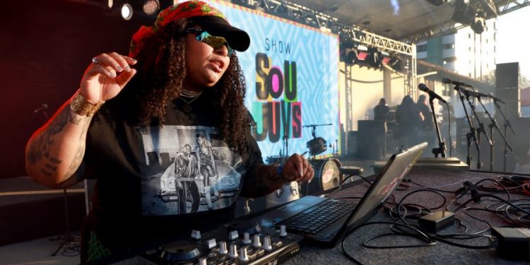 com-calendario-de-shows-pelo-interior-da-bahia,-soujuvs-chega-a-barreiras,-nesta-sexta-feira-(20)