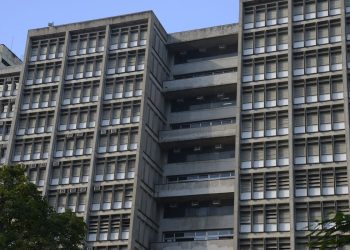 apos-desocupacao-de-predio,-uerj-retoma-aulas-nesta-terca-feira