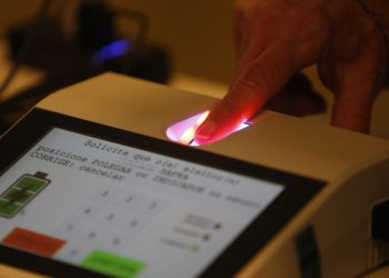 tre-de-sao-paulo-substitui-19-urnas-eletronicas-com-problemas