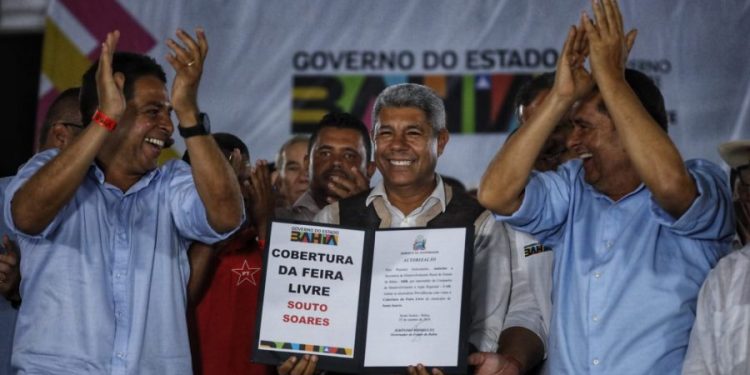 obras-de-pavimentacao,-infraestrutura-e-abastecimento-de-agua-sao-entregues-e-autorizadas-em-souto-soares