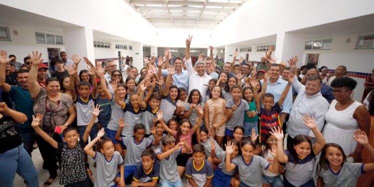 dois-novos-colegios-de-tempo-integral-sao-inaugurados-em-souto-soares,-beneficiando-700-alunos