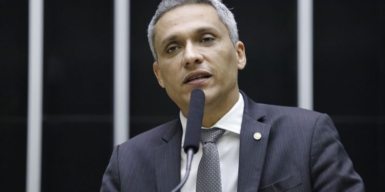 stf-forma-maioria-para-tornar-reu-deputado-gustavo-gayer