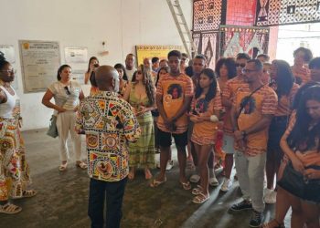 estudantes-de-colegio-estadual-de-juazeiro-conhecem-a-historia-de-meio-seculo-do-ile-aiye