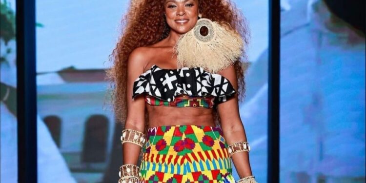 aderecos-produzidos-por-projeto-collab-artesanato-da-bahia-desfila-pela-meninos-rei-na-spfw