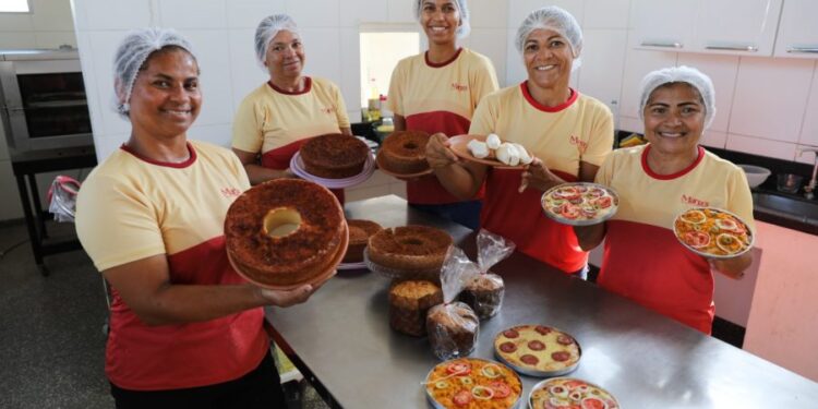 implantacao-de-agroindustria-familiar-proporciona-aumento-de-renda-para-mulheres-de-olindina