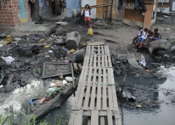 doze-milhoes-de-criancas-e-adolescentes-vivem-sem-acesso-a-esgoto