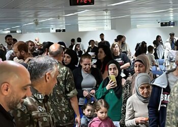 terceiro-voo-da-fab-sai-do-libano-com-218-resgatados-a-bordo