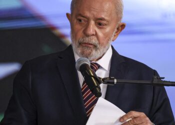 lula-cancela-ida-ao-brics-na-russia-apos-sofrer-acidente-domestico