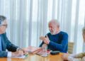 apos-acidente-domestico,-lula-cumpre-agenda-no-palacio-da-alvorada
