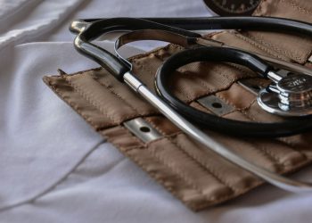 cfm:-a-cada-tres-horas,-um-medico-e-vitima-de-violencia-no-brasil