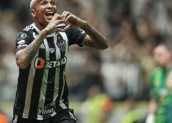 atletico-vence-river-por-3-a-0-e-coloca-o-pe-na-final-da-libertadores