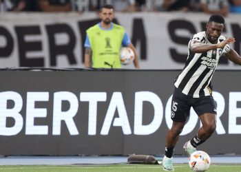pelo-sonho-da-libertadores,-botafogo-recebe-o-penarol-no-nilton-santos