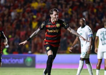 sport-goleia-guarani-e-continua-vivo-na-luta-pelo-titulo-da-serie-b