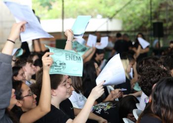na-reta-final-do-enem,-alunos-participam-de-auloes-e-tentam-relaxar