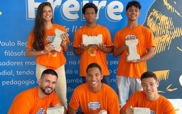 estudantes-de-serrinha-usam-papel-descartado-e-fibra-do-coco-para-desenvolver-biocimento