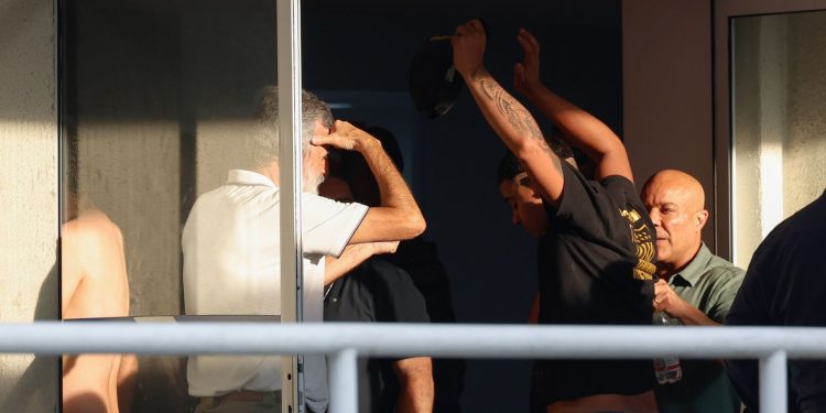 justica-determina-soltura-de-dez-dos-21-torcedores-uruguaios-no-rio