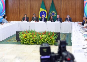 g20:-lula-promete-entregar-propostas-da-sociedade-a-chefes-de-estado