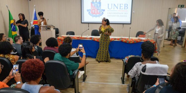 rainha-do-congo-visita-uneb-e-ministra-palestra-sobre-ancestralidade-e-heranca-africana