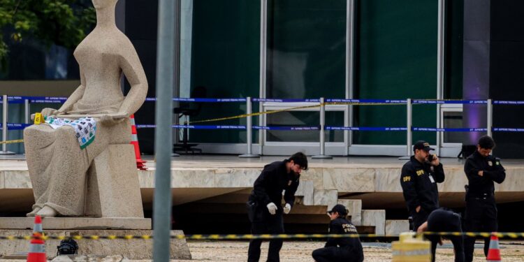 dino-se-solidariza-com-moraes,-alvo-de-autor-de-atentado-ao-stf