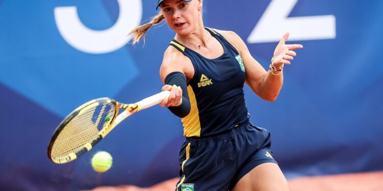 laura-pigossi-abre-jogos-brasil-x-argentina-da-billie-jean-king-cup