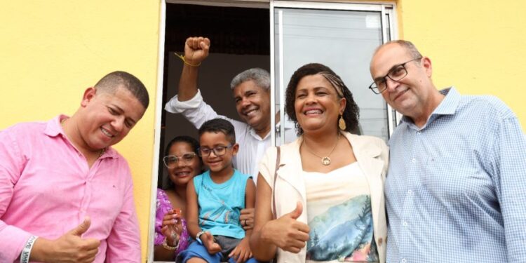 governo-do-estado-entrega-53-casas-em-dario-meira-e-anuncia-obras-de-infraestrutura