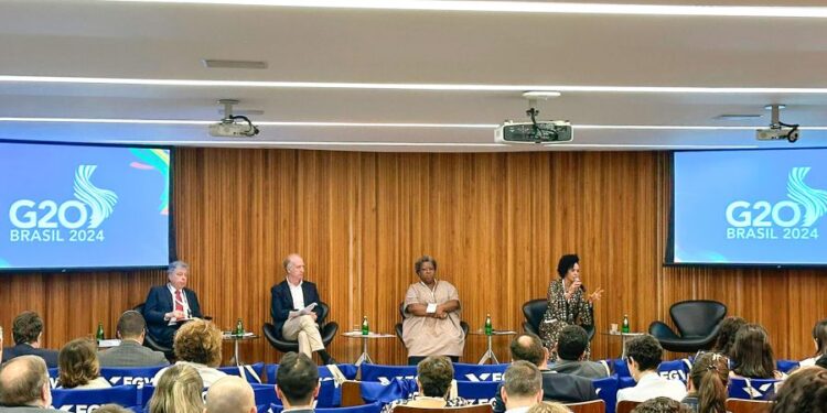 sec-participa-de-seminario-internacional-da-fgv-sobre-educacao-e-sustentabilidade 