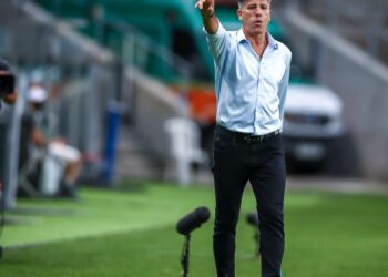 renato-gaucho-deixa-comando-do-gremio-e-se-emociona-em-rede-social