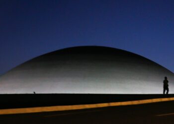 energia-eletrica-offshore-tem-incentivo-ao-carvao-e-custo-de-r$-595-bi