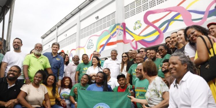 catadores-de-material-reciclavel-ganham-primeiro-galpao-de-triagem-em-salvador