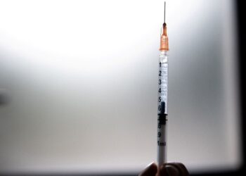 russia-anuncia-vacina-contra-o-cancer-para-2025