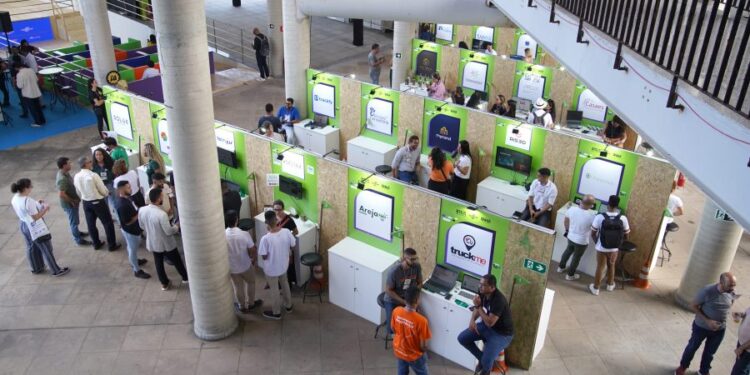 sebrae-e-secretaria-de-ciencia,-tecnologia-e-inovacao-fortalecem-empreendedorismo-na-bahia
