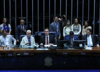 congresso-promulga-emenda-a-constituicao-para-cortar-gastos-do-governo