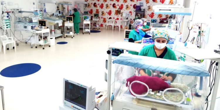 hospital-do-oeste-e-referencia-na-assistencia-a-gestantes-e-bebes-em-situacao-de-risco
