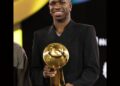 vini-jr-e-eleito-o-melhor-jogador-do-mundo-pela-globe-soccer-awards